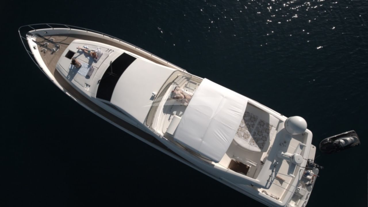 Bird's eye view close-up