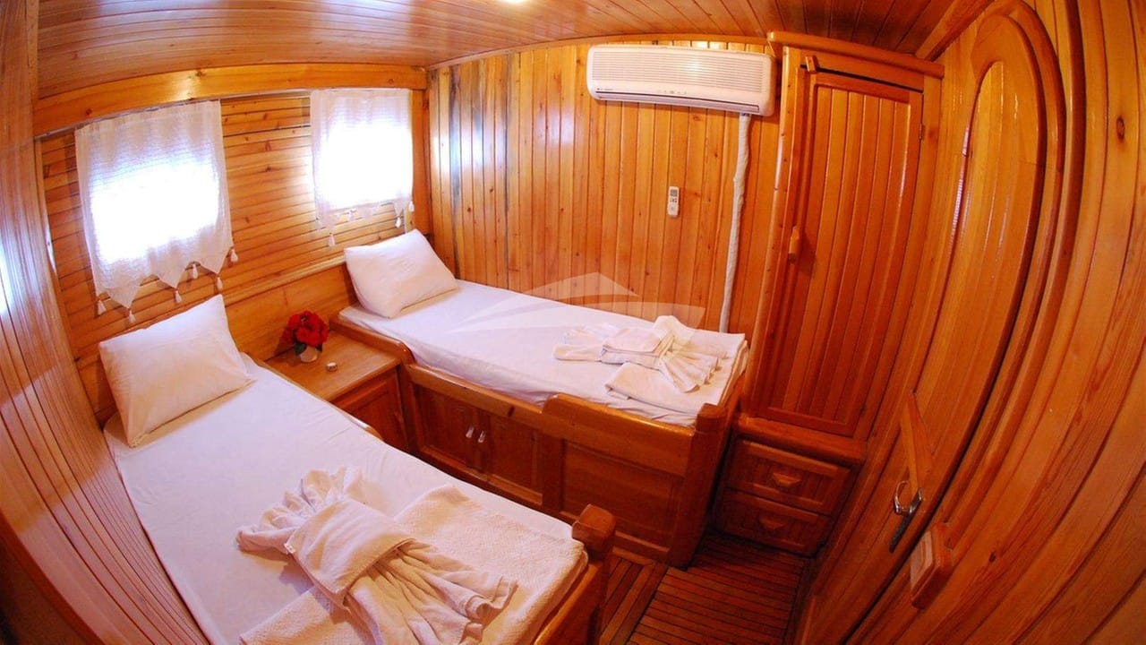 Twin Cabin