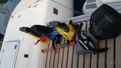 Snorkelling gear and underwater scooter