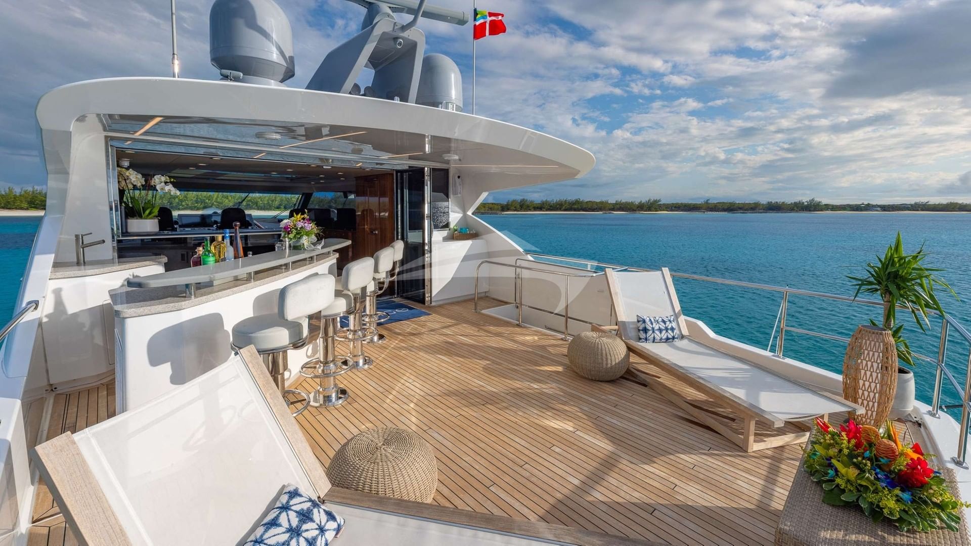 Flybridge sundeck