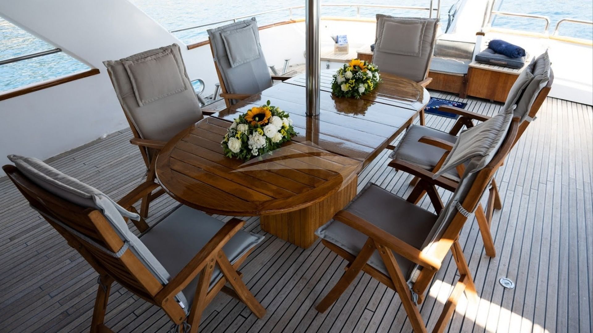 Aft Deck Seating