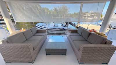 Aft deck seating
