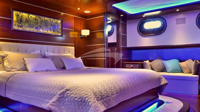 CARPE DIEM V yacht charter photo 4