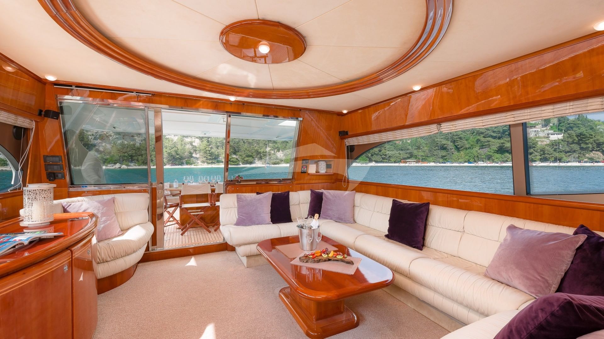 Saloon view towards stern