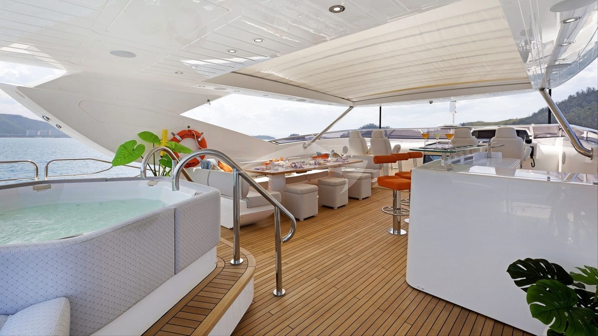 Sundeck Looking Aft