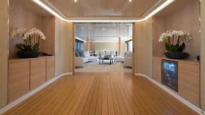 Lobby from main saloon to aft deck