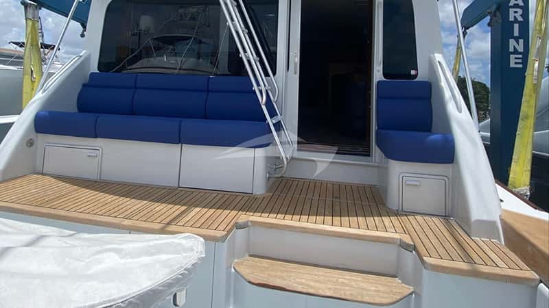 BUSINESS CALLS 19m motor yacht charter, photo 3