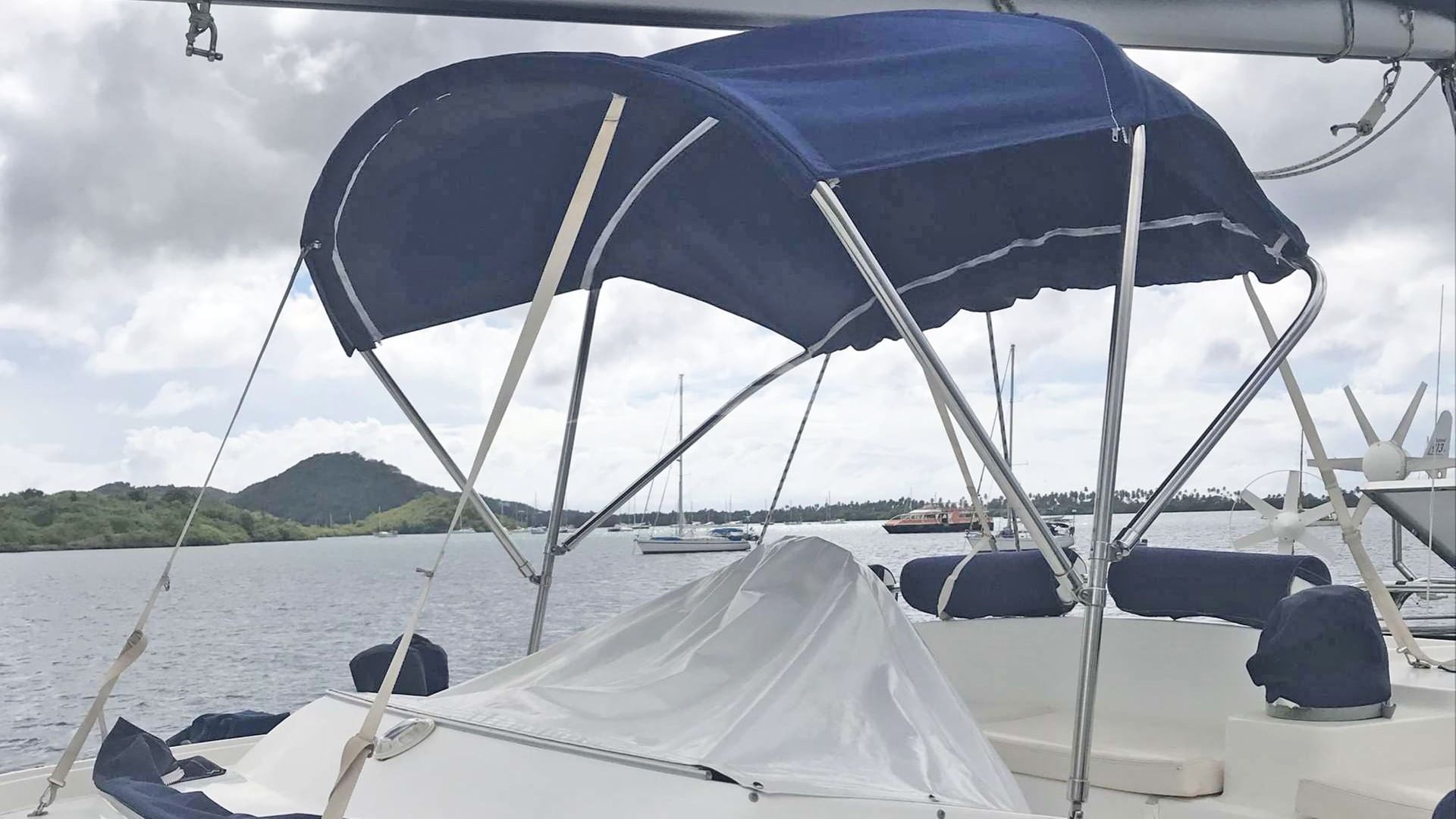 Bimini top on flybridge