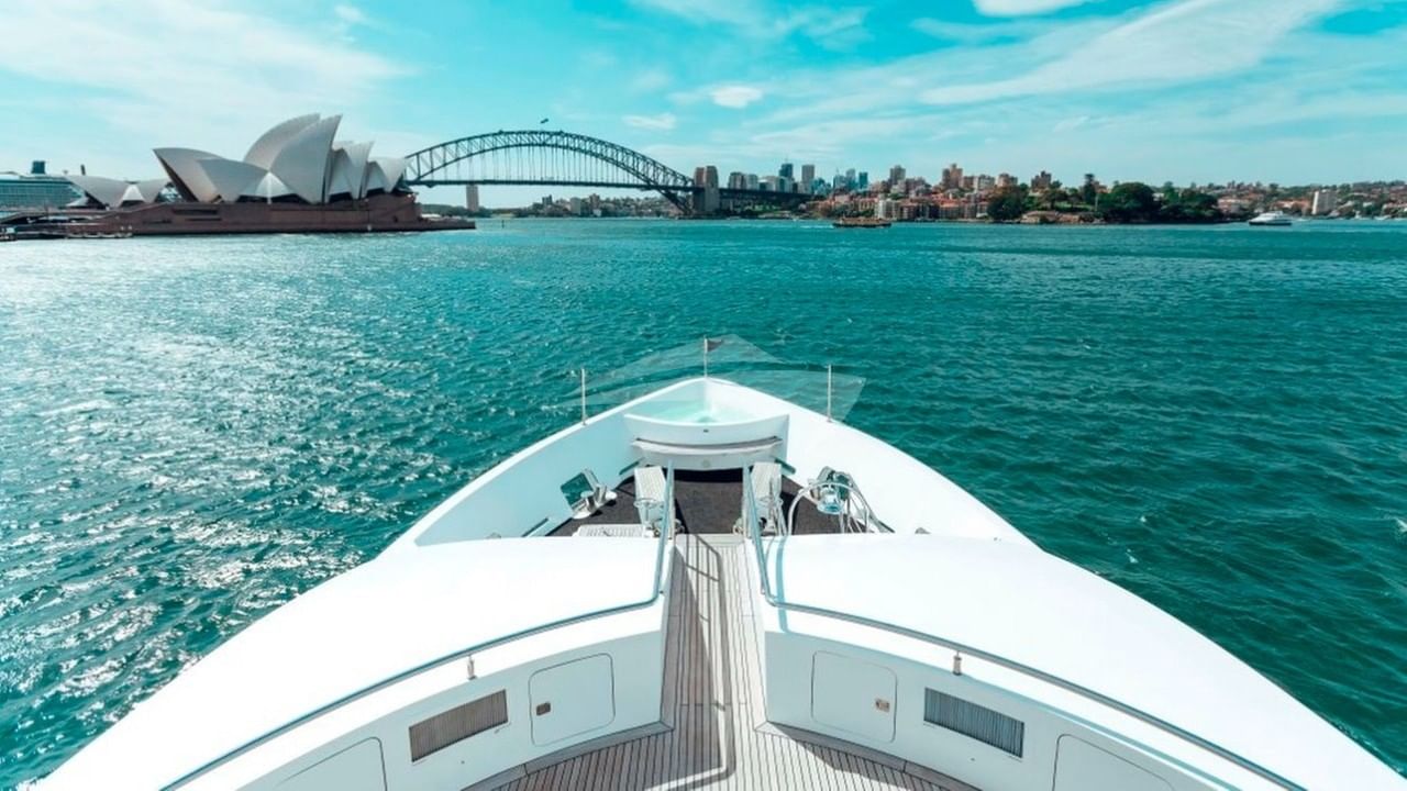 Foredeck and Jacuzzi