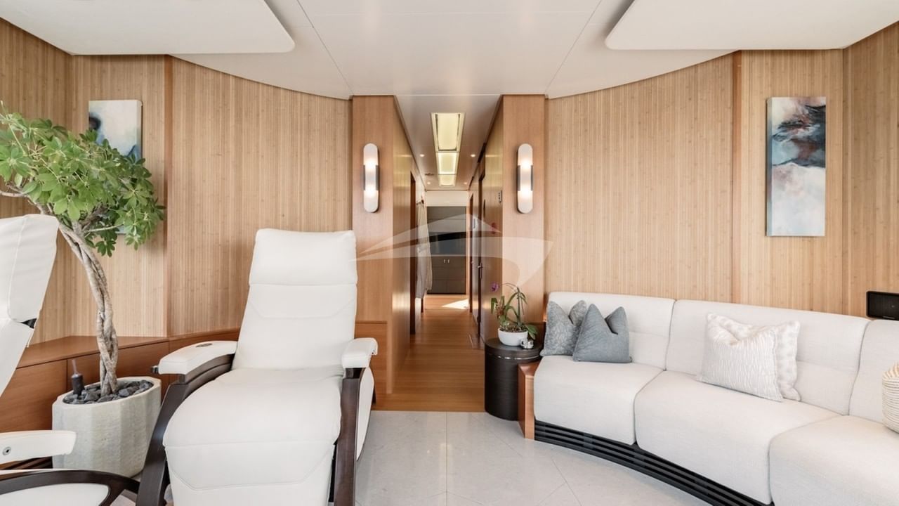 Sundeck wellness spa