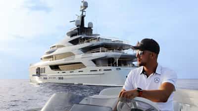 Motor yacht ARTISAN for charter - ARTISAN at sea