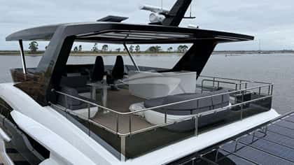 XQUISITE HYBRID 18m motor yacht charter, photo 13