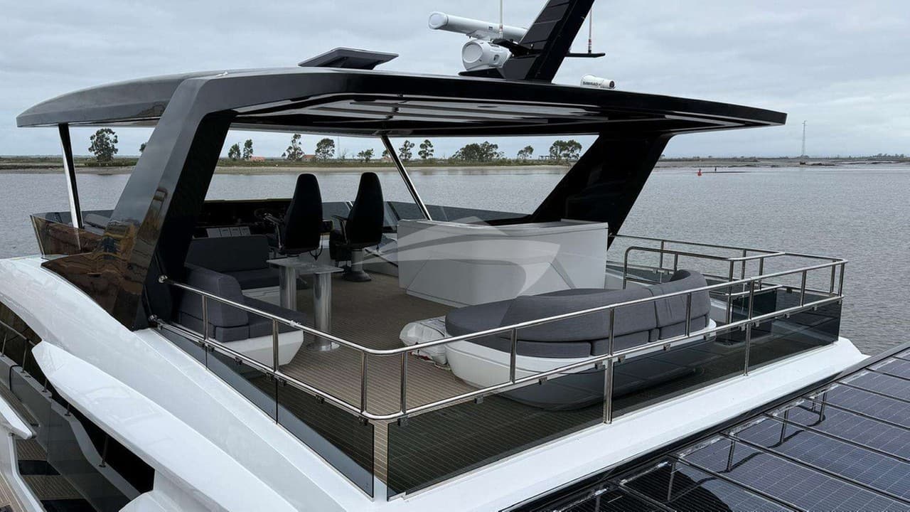 XQUISITE HYBRID, photo from the yacht portfolio 12