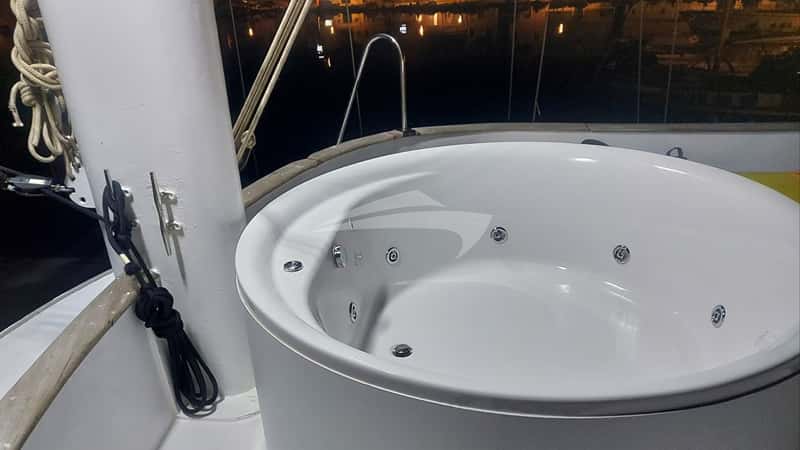 PHOENIX BRONZE 31m sailing yacht charter, photo 8