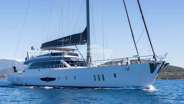 LONG ISLAND 39m motor yacht for charter