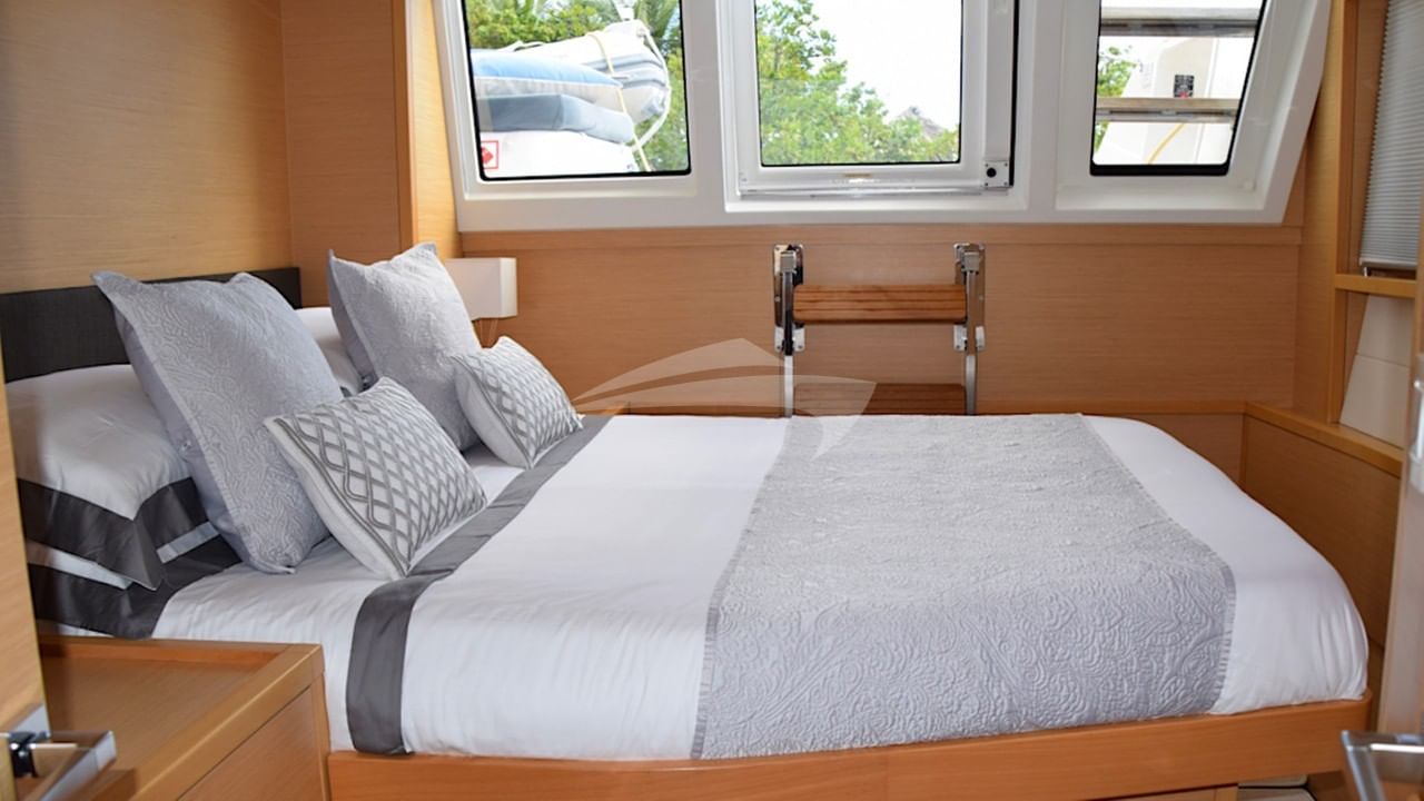 Aft guest queen suite