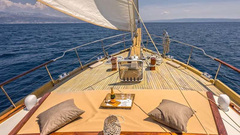 ANGELICA 30m motor yacht charter, photo 4