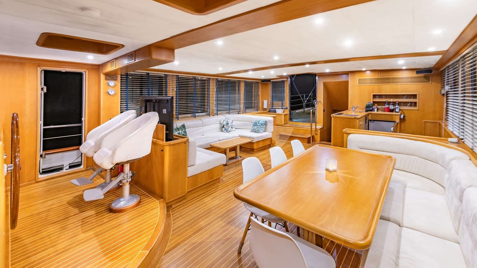 VIVA SHIRA, photo from the yacht portfolio 12