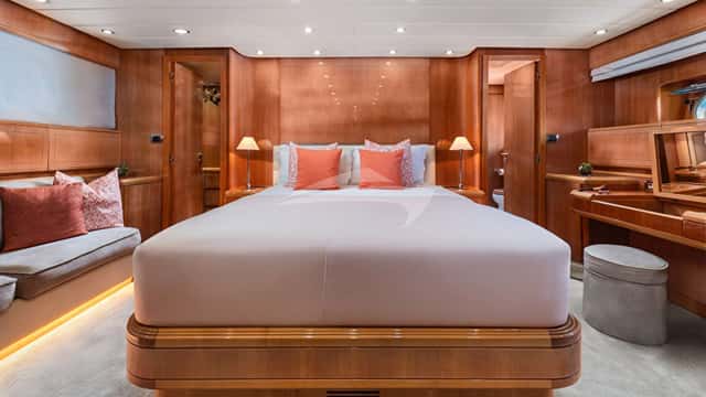 DREAM yacht charter photo 5
