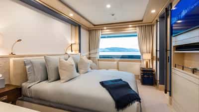 Guest double cabin