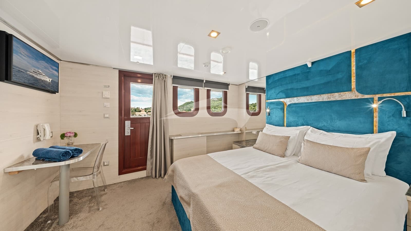 YOLO, photo from the yacht portfolio 20