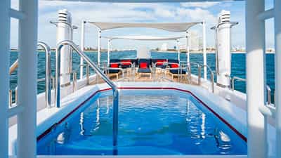 Deck Jacuzzi