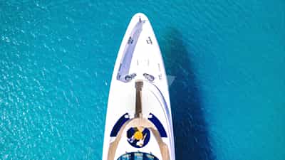 DE LISLE III - Bow Aerial