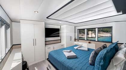 CALM DOWN 30m motor yacht charter, photo 8