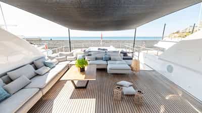 Sundeck Lounge