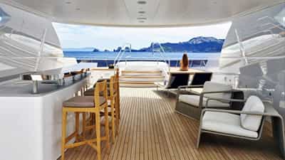 Sun Deck & Jacuzzi