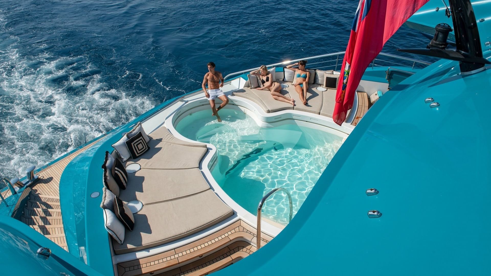 Deck Jacuzzi