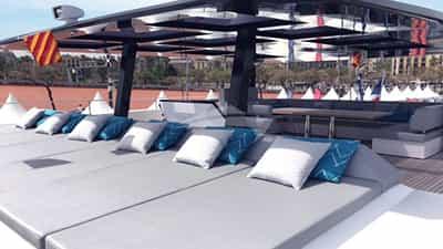Sun baths on the flybridge
