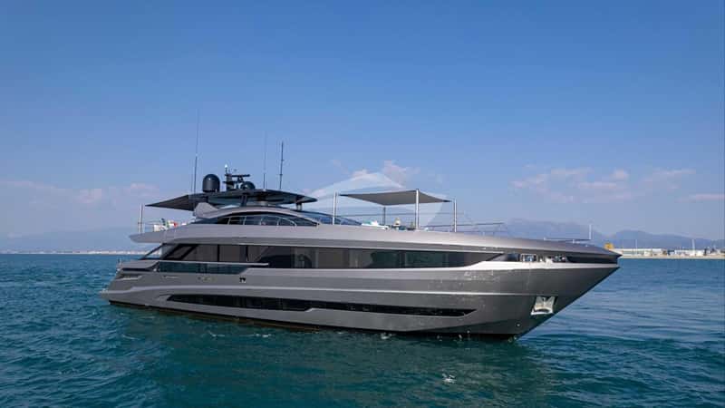 NEVER GIVE UP 33GS 33m sailing yacht charter, photo 2