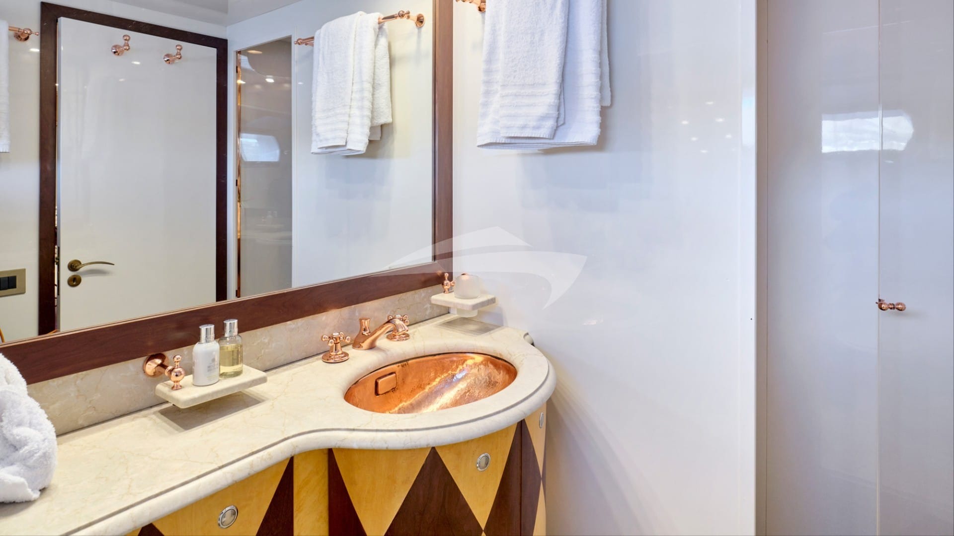 Double Cabin Bathroom