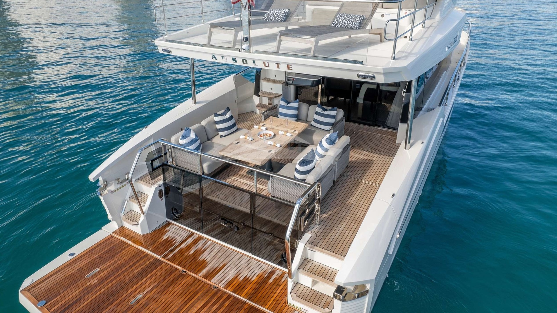 Aft Flybridge - Alfresco Dining - Swim Platform