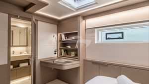 FW Guests bathroom - N. Claris picFW Guests cabin - N. Claris pic