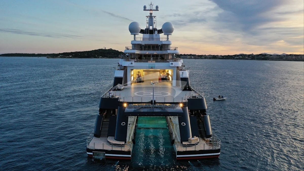 OCTOPUS Yacht for Charter