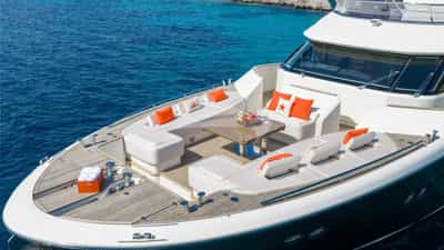 Foredeck seating