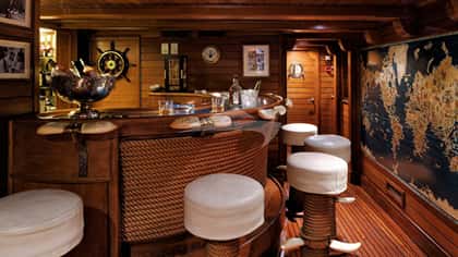 CHRISTINA O 99m motor yacht charter, photo 9