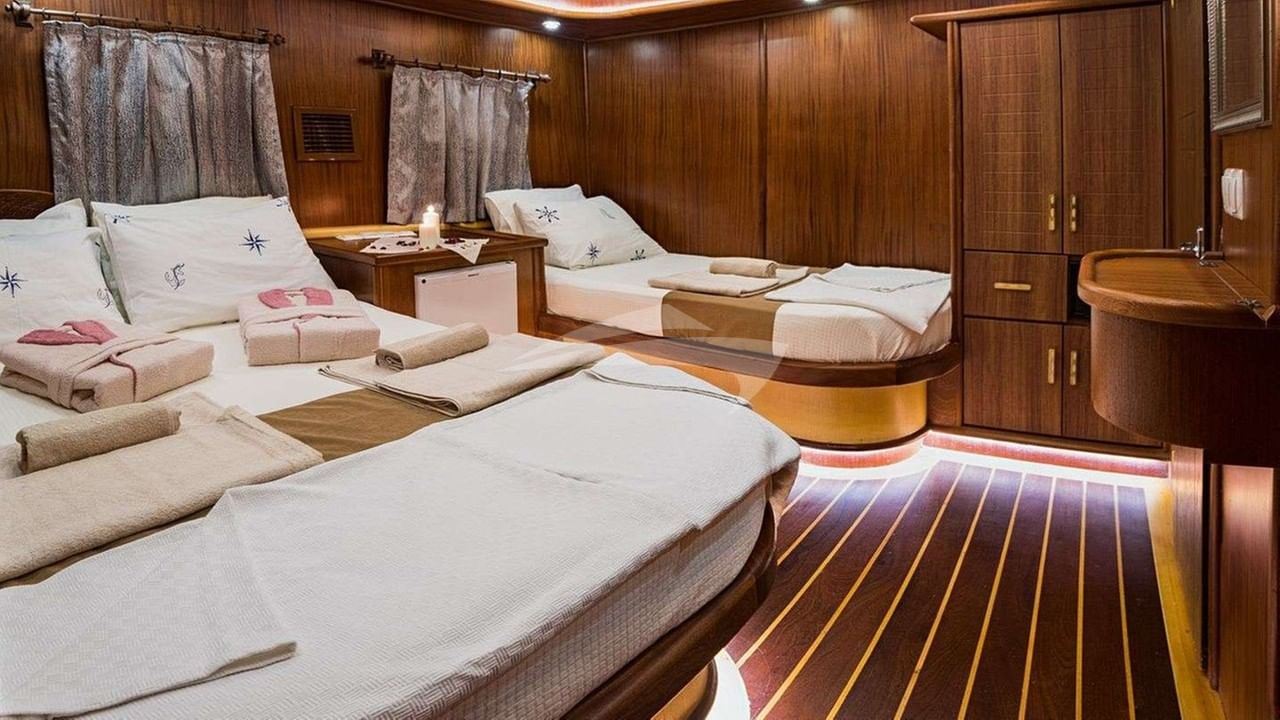 Triple Cabin