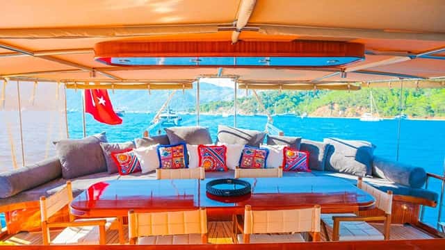EYLUL 17 yacht charter photo 3