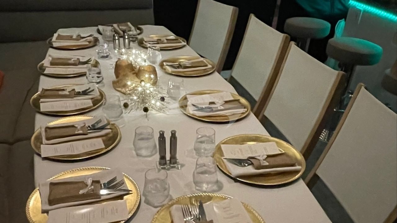 Enclosed dining on flybridge, rain or shine