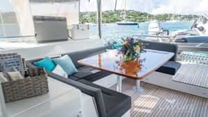 Yacht Charter GRACE