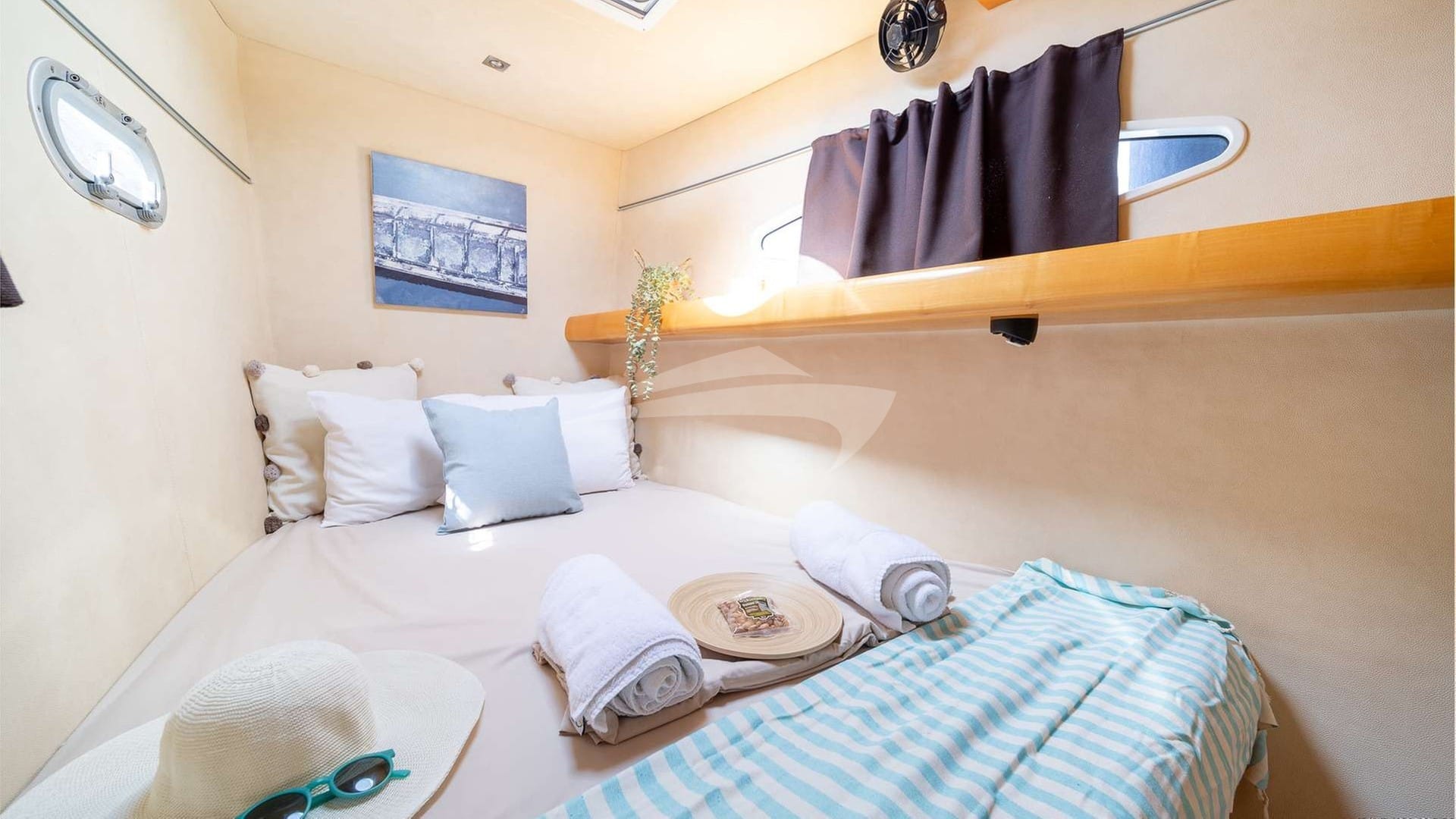 Guest Cabin with Pullman