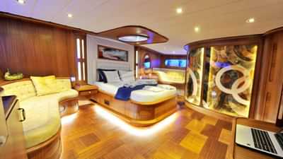 Foredeck Master Stateroom