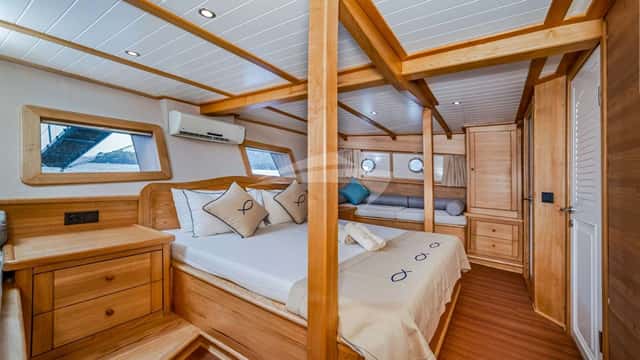 AMAZON SOLO yacht charter photo 5