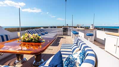 Top deck