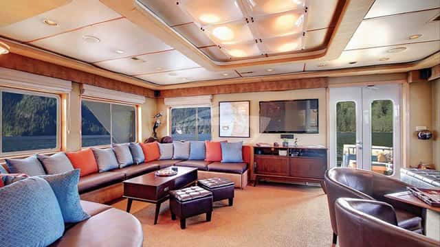 SAFARI QUEST yacht charter photo 5