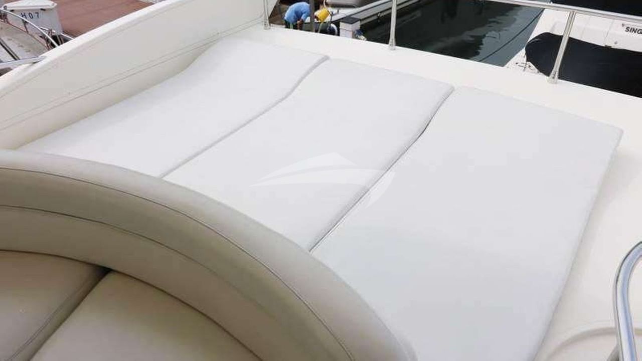 Flybridge - Sunlounge