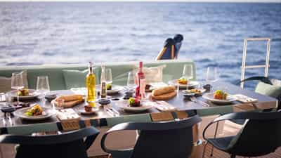 Alfresco dining